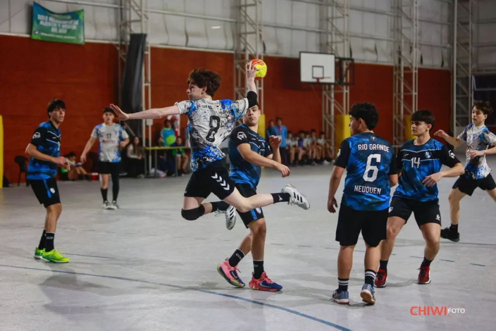 Gran actuación local en el Regional de handball