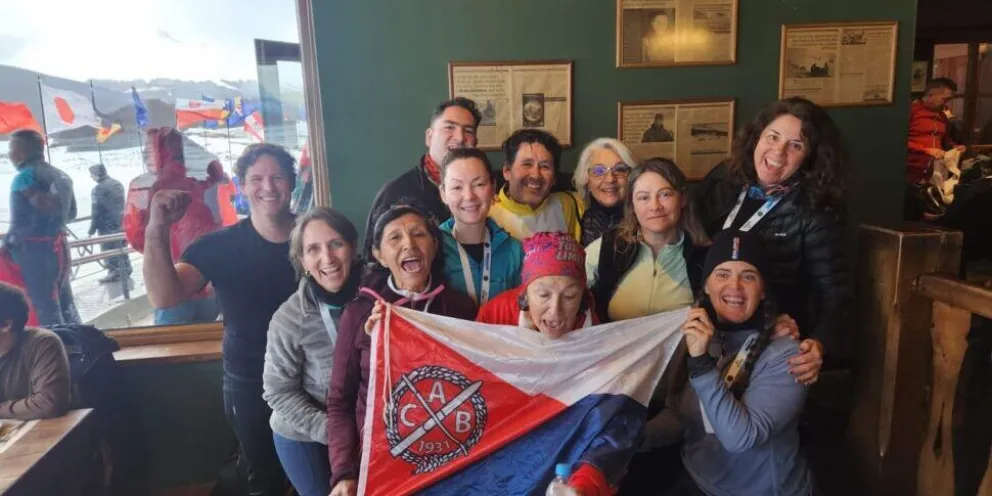Barilochenses participaron en la tradicional Marcha Blanca en Ushuaia