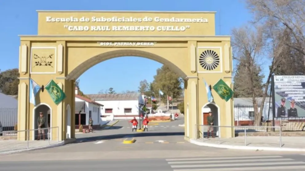 Una gendarme irá a juicio por hacer que 100 mujeres aspirantes sean obligadas a desnudarse