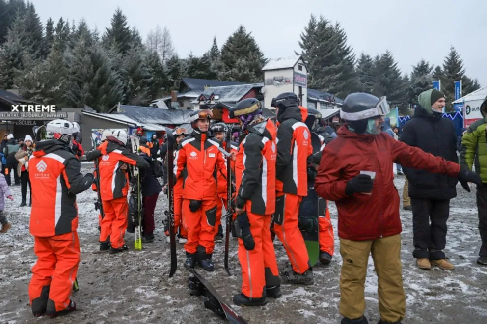 Fiesta de la Nieve 2024: Cuenta regresiva para la "Bajada de Luces" en el cerro Catedral