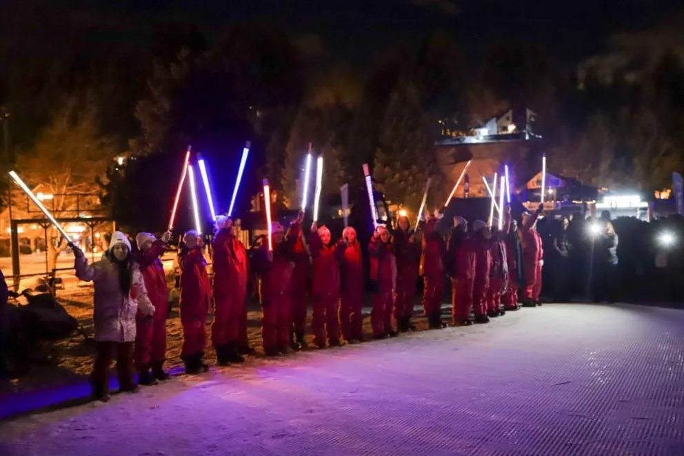 Fiesta de la Nieve 2024: así se vio el espectáculo de luces desde las cumbres de Catedral a la base