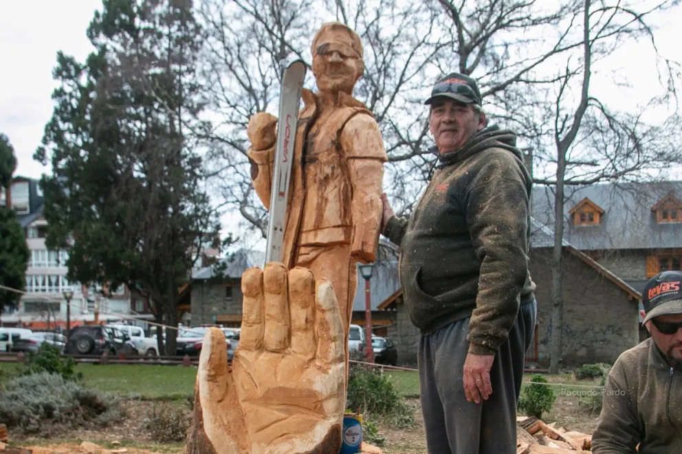 Francisco Acosta: El difícil arte de tallar en madera