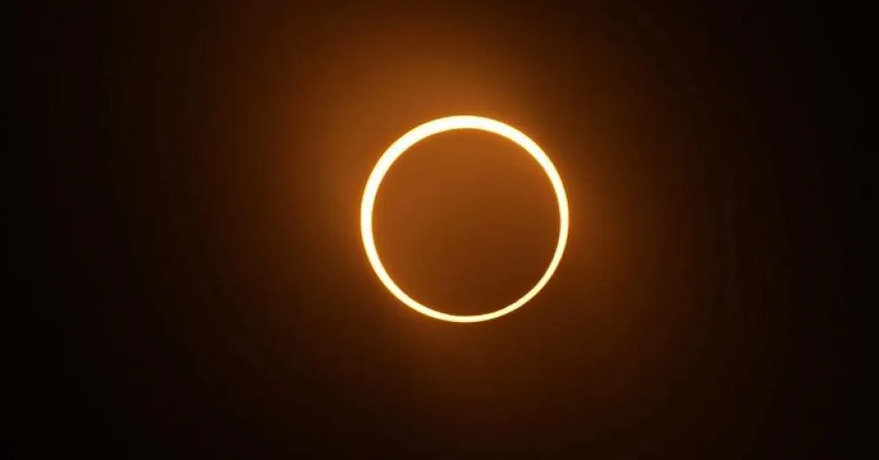 Cuándo, cómo y dónde se podrá ver el eclipse solar anular en la Patagonia, un fenómeno único