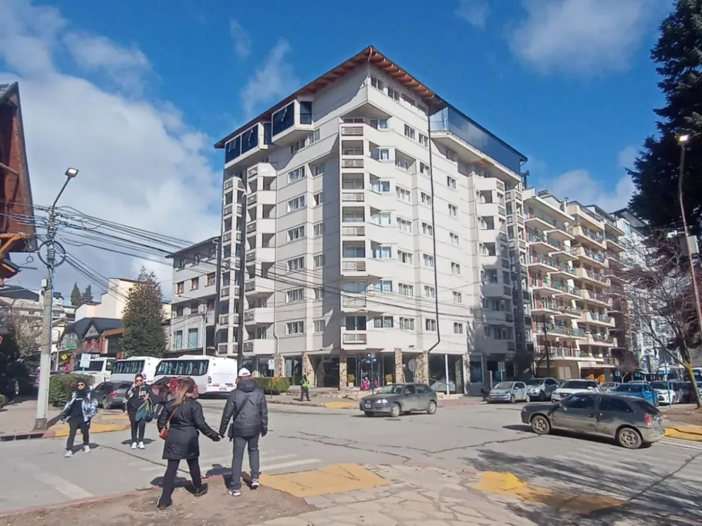 Sancionan a un hotel por mal estado de la mercadería y deficiencias edilicias en la cocina