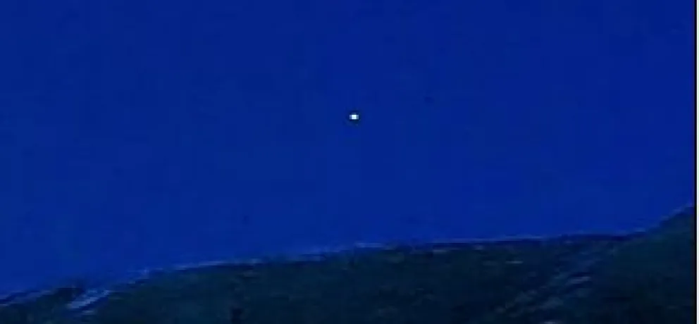 Extraña luz sobrevuela el cerro Carbón: el video que desató revuelo en redes sociales