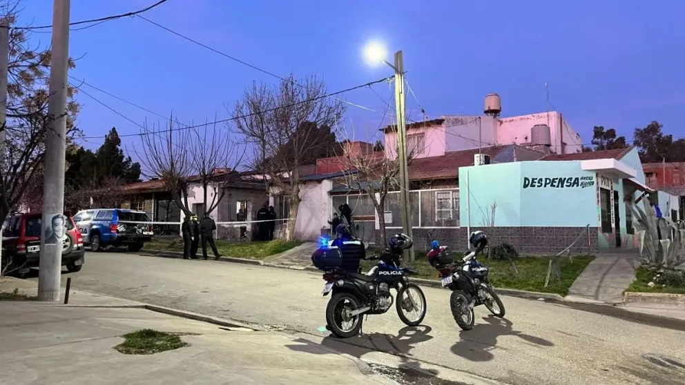 Un hombre prendió fuego a su hermana y su sobrina por una disputa familiar: las habría rociado con nafta