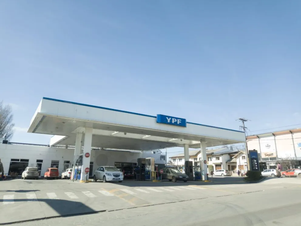 Septiembre llega con aumento en los combustibles: ¿a cuánto se irían los precios en Bariloche?