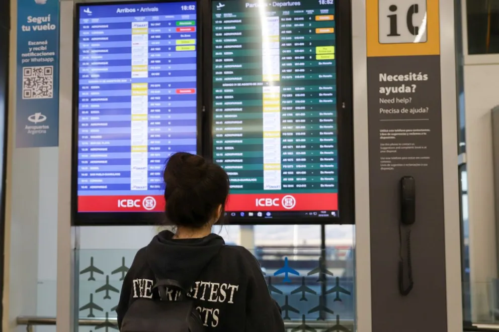 Demoras y cancelaciones en el aeropuerto de Bariloche por medidas de fuerza del sector aeronáutico