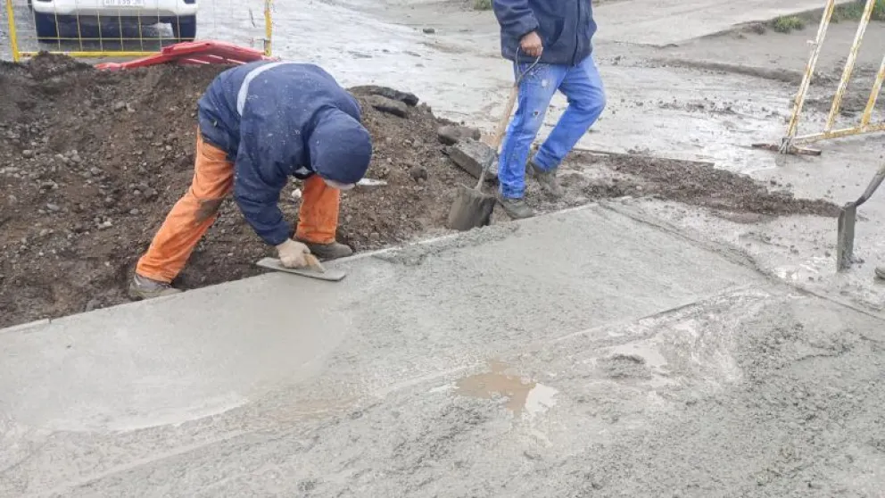 Obras en Bariloche: bacheo, pluviales y limpieza de calles para mejorar la ciudad