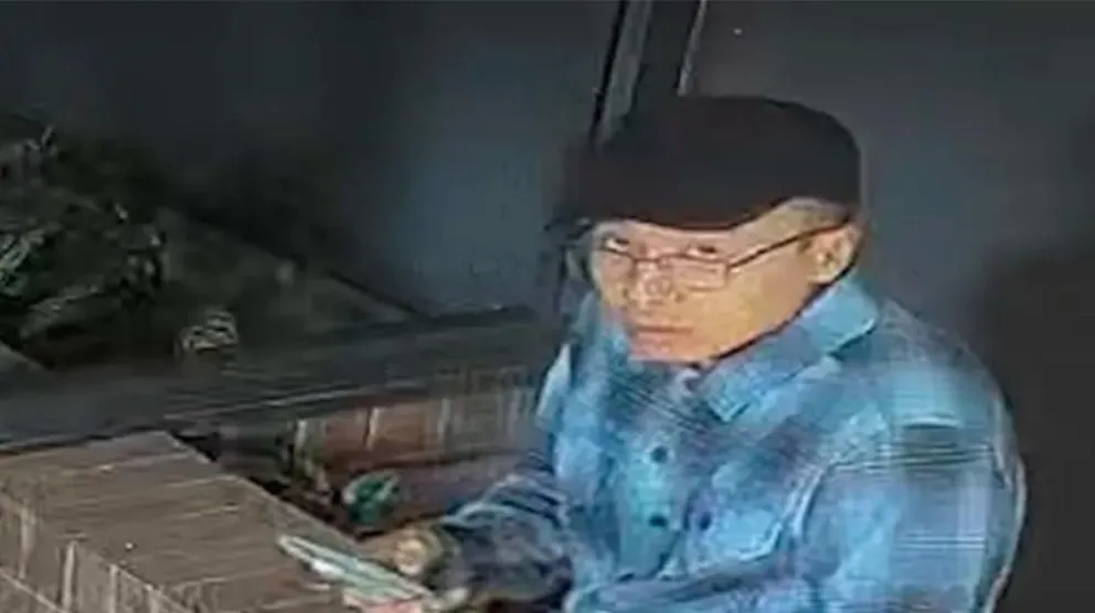 Australia: un hombre vació un termo con café hirviendo en la cara de un bebé y escapó