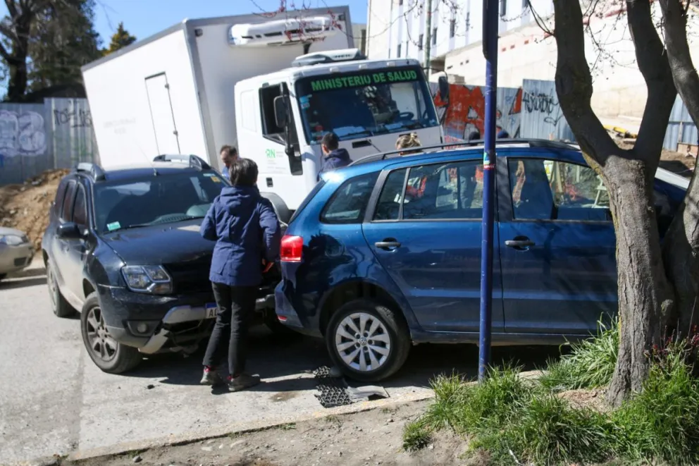 Aparatoso accidente en Frey: un camión se quedó sin frenos y embistió a tres vehículos
