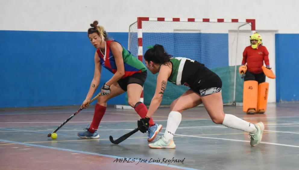 Hockey: intensa actividad de mayores de “Los Lagos” 