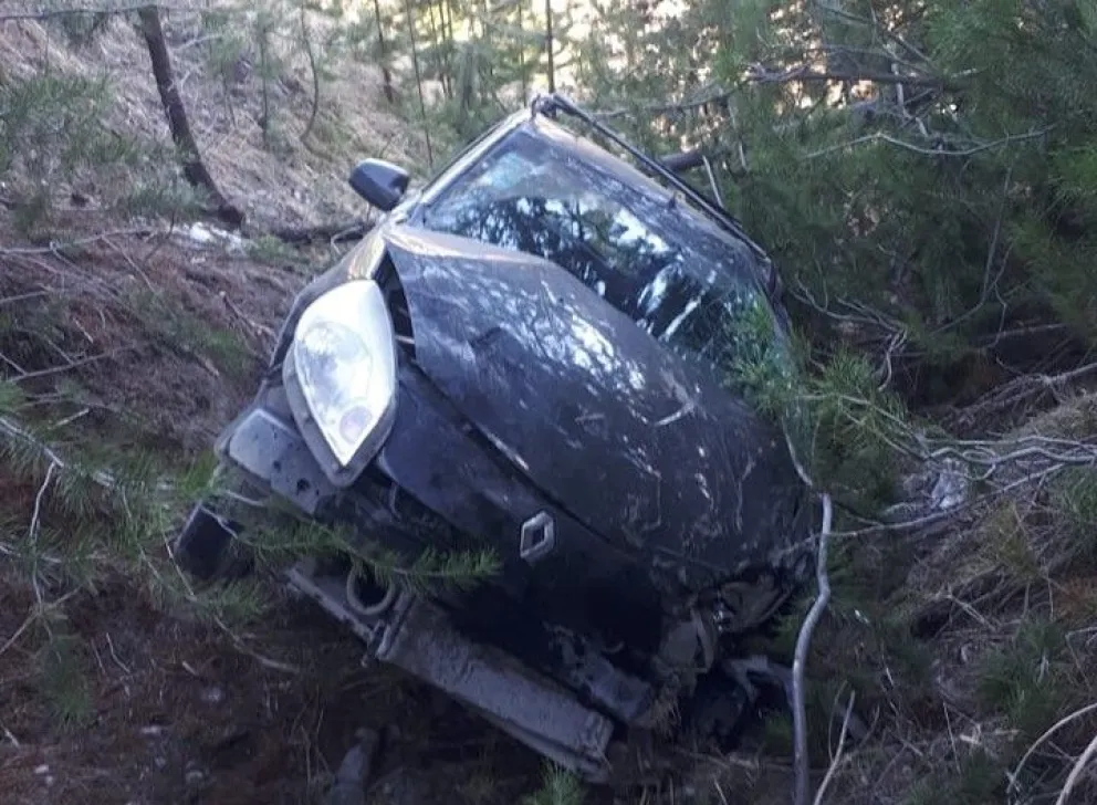 Despistaron en Ruta 40 y terminaron en un barranco 