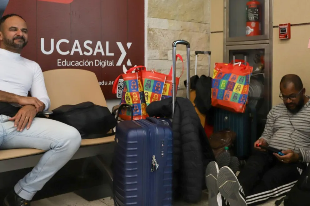 Estiman que sólo de la empresa Aerolíneas Argentinas, son más de 15 mil pasajeros afectados por la medida en los aeropuertos del país (foto de archivo)