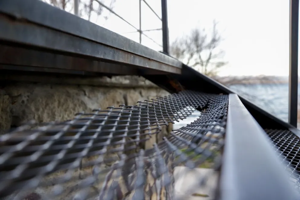 Nuevo acto vandálico tuvo lugar en una de las escaleras de costanera