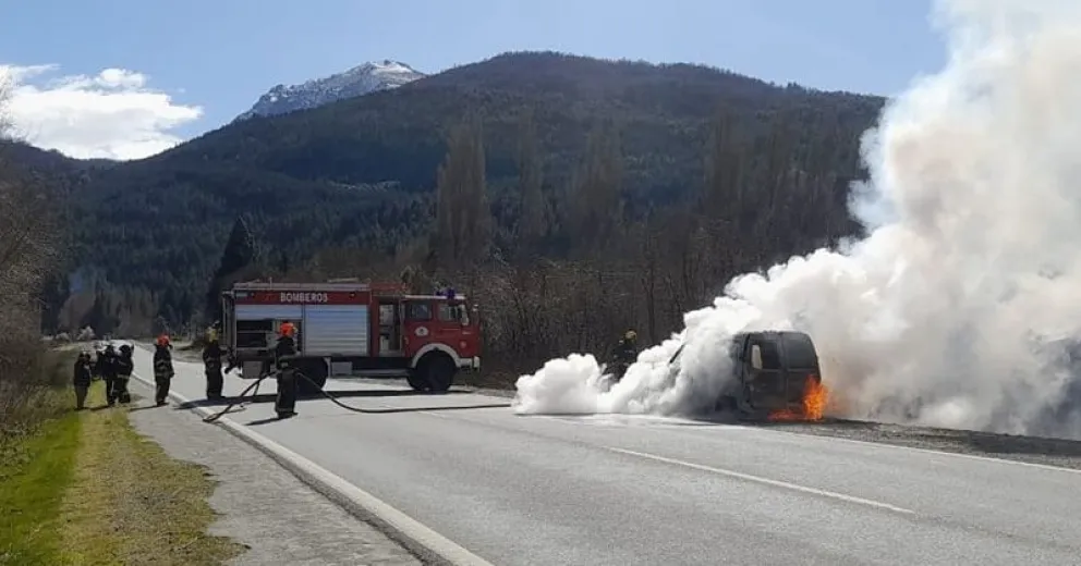 Se incendió un auto en Ruta 40