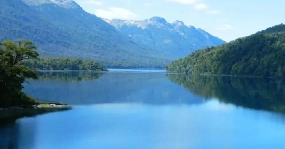 Encontraron un cuerpo sin vida en las aguas del lago Falkner