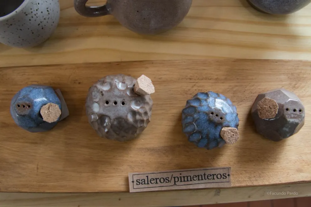 Habrá piezas utilitarias y decorativas. Un muestra de la producción cerámica de Bariloche. Foto: archivo