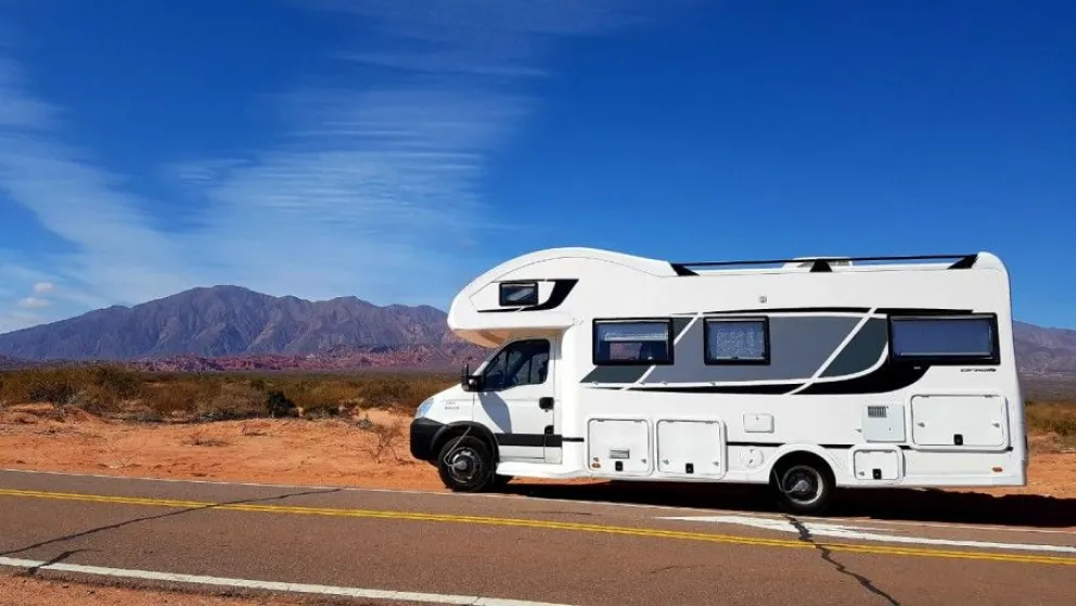 Turistas en motorhome: aclararon que no arrojaron líquidos contaminantes en la playa