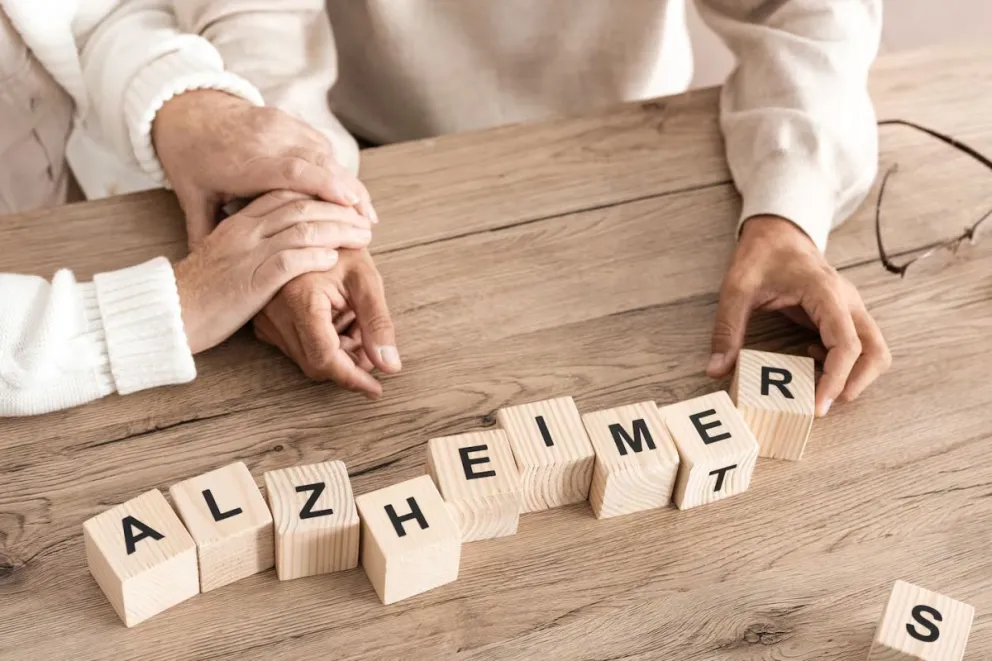 Día Mundial del Alzheimer: Controles de salud pueden reducir hasta 45% de los casos