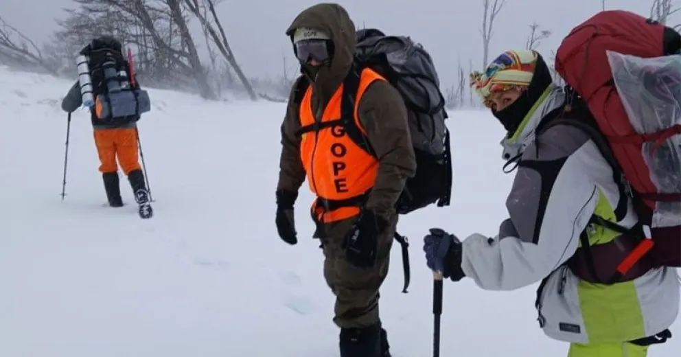 Rescataron a pareja que estuvo cinco días aislada en el complejo Puyehue
