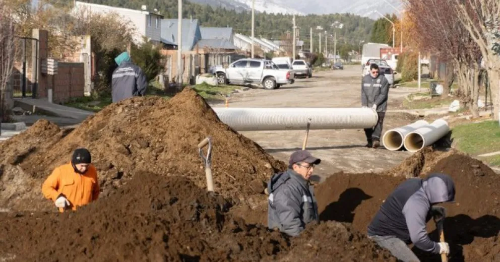 Están instalando nuevo sistema pluvial en el barrio 130 Viviendas