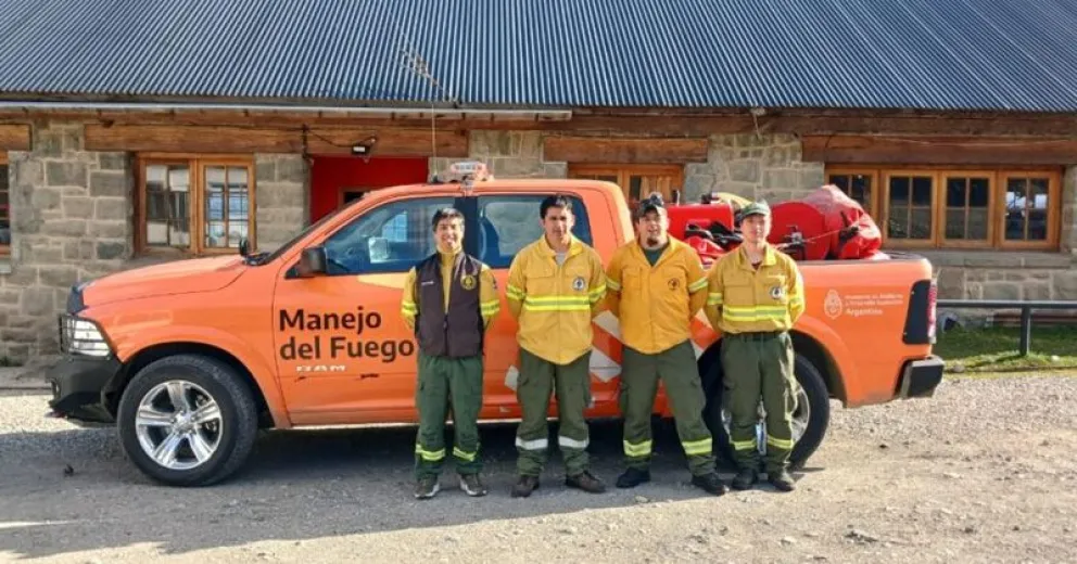 Son 4 los brigadistas de Bariloche que viajaron para colaborar con el incendio en Córdoba