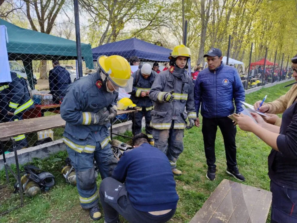 Bomberos Voluntarios de Bariloche se lucieron en el Desafío de Habilidades 