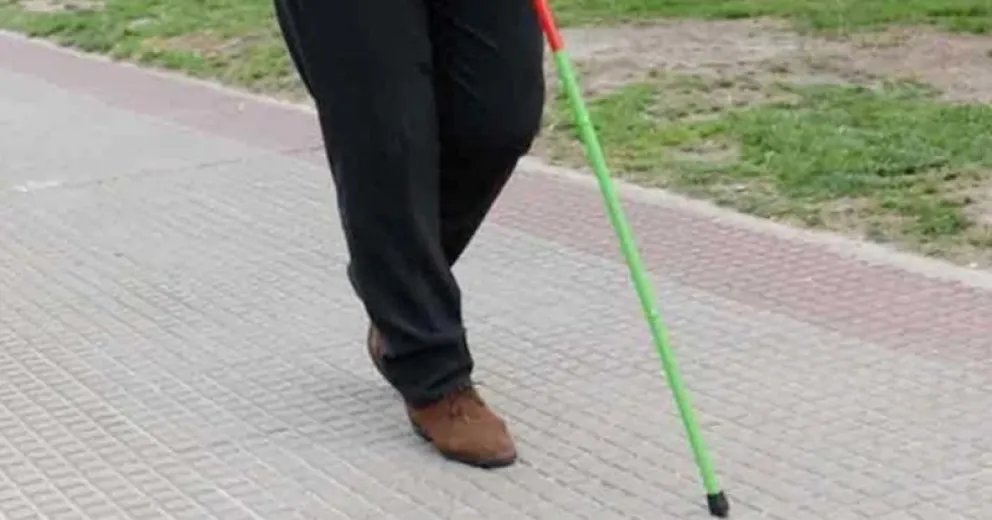 Día del Bastón Verde, fecha para concientizar acerca de las personas con baja visión
