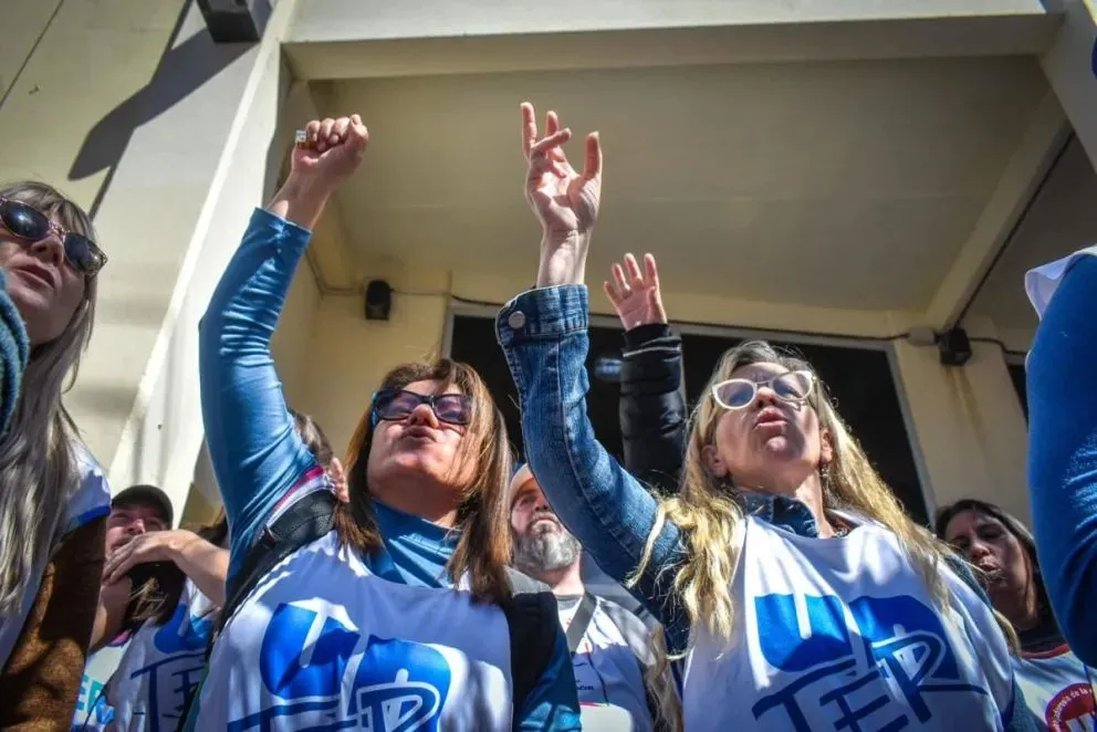 Weretilneck: "Vamos a cambiar para no dejar la educación en manos de violentos"