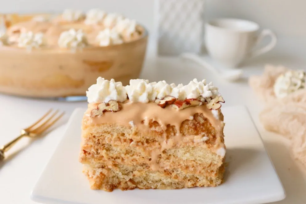 Hacé una torta borracha de vainilla y dulce de leche en simples pasos