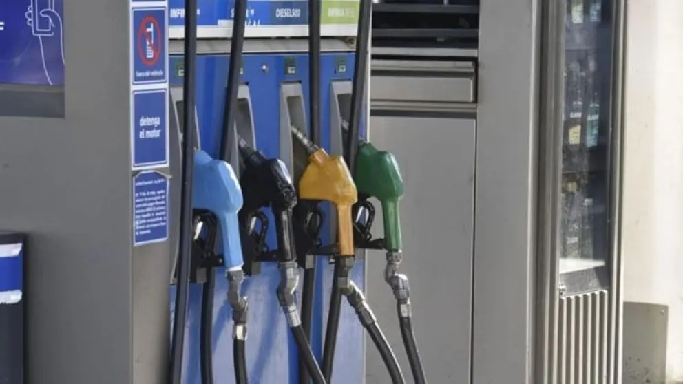 YPF analiza bajar combustibles por caída en la cotización internacional del petróleo