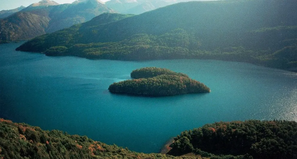 La isla Corazón esconde mucho más que una hermosa vista 