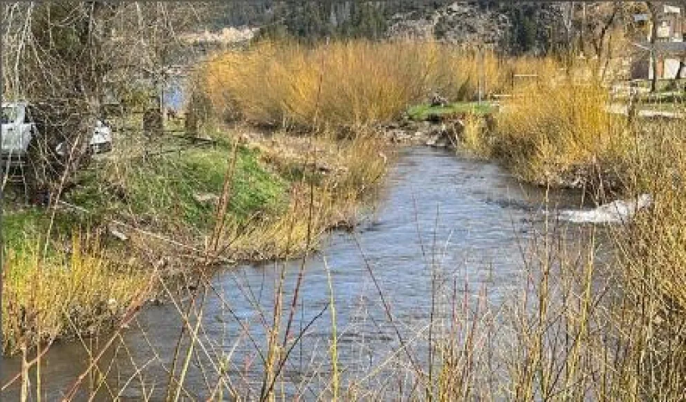 Hallan el cuerpo sin vida de un hombre en la desembocadura de un arroyo