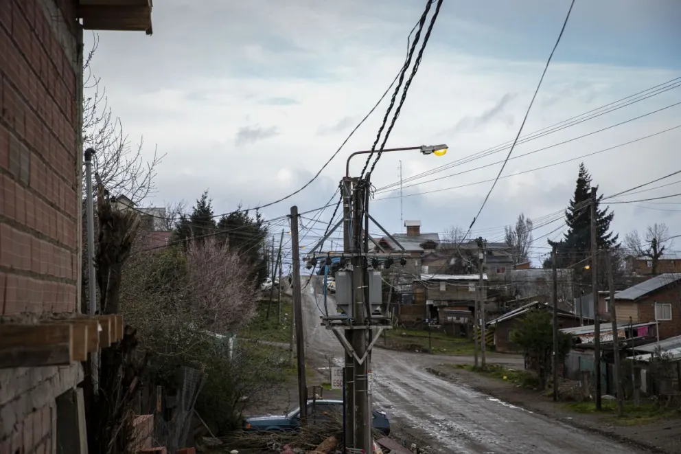 Susto por un transformador eléctrico que se prendió fuego y dejó a vecinos sin luz