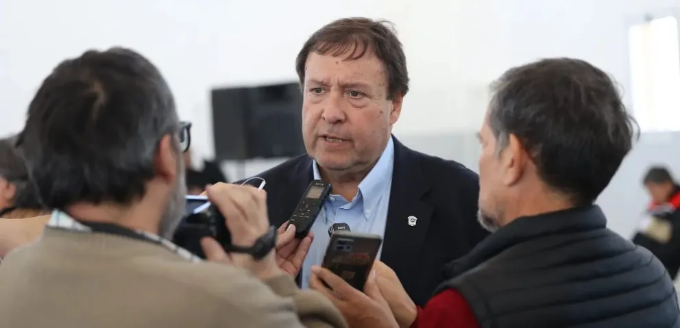 Weretilneck remarcó que habrá tolerancia cero "con quienes atacan instituciones democráticas"