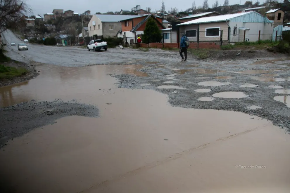 Con la intensa lluvia, ya se comienzan a formar las típicas "lagunas del Alto"