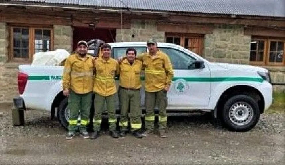 Cuatro brigadistas de Bariloche se suman al combate de incendios en Córdoba
