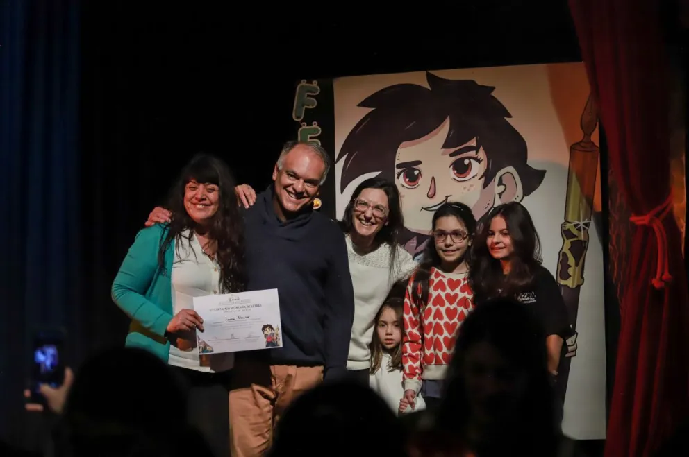 Ganadores del certamen “Montañas de letras” recibieron sus premios
