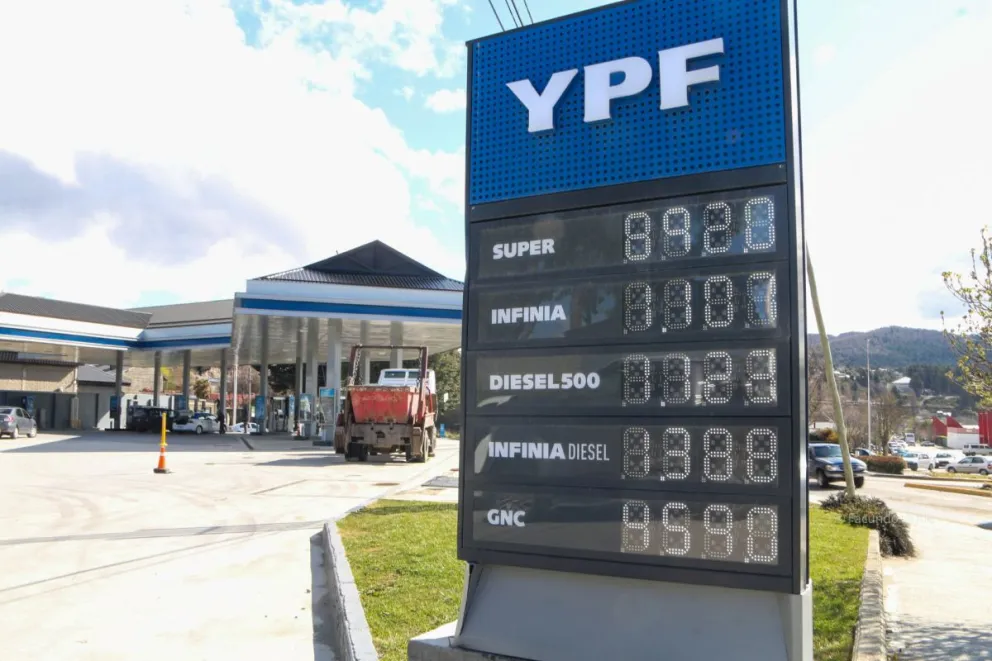 Anunciaron una baja del 1% y 2% en los combustibles: ¿Cómo quedarían los precios en Bariloche?