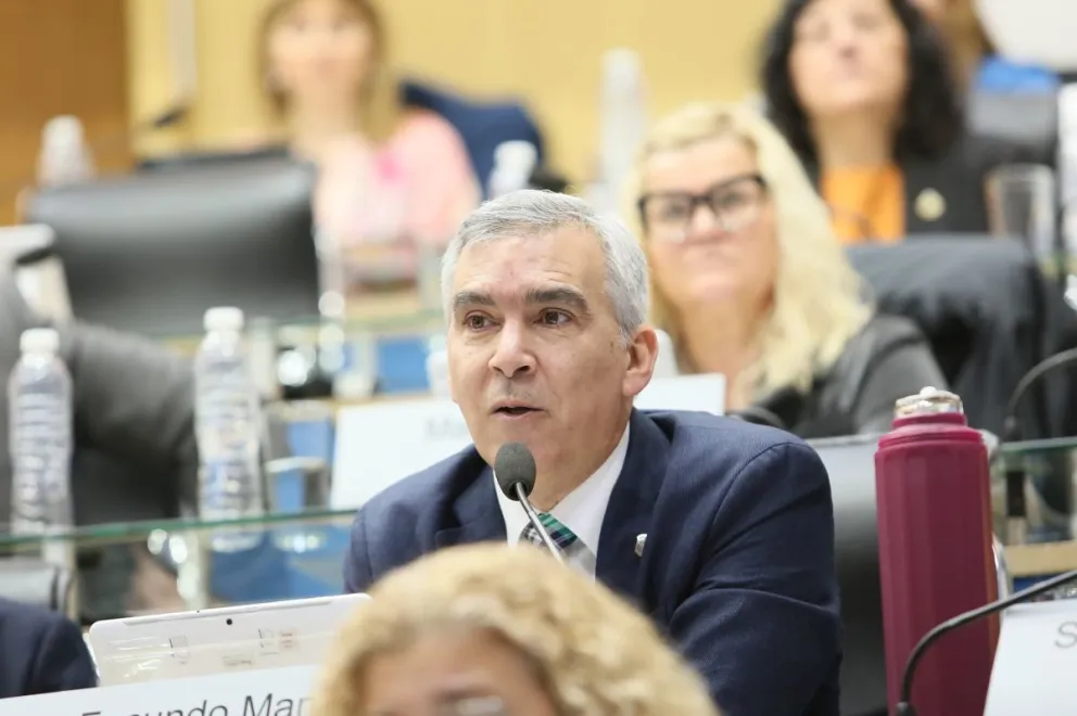 El legislador Facundo López destacó la llegada del barco de GNL en la costa rionegrina