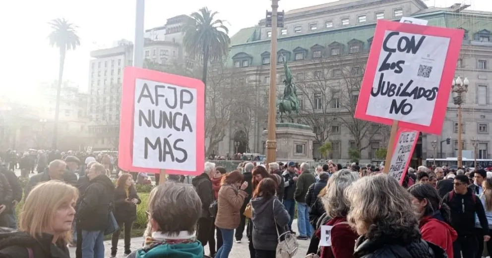 Se convoca a una movilización para el miércoles, tras el veto de la Ley de Movilidad Jubilatoria
