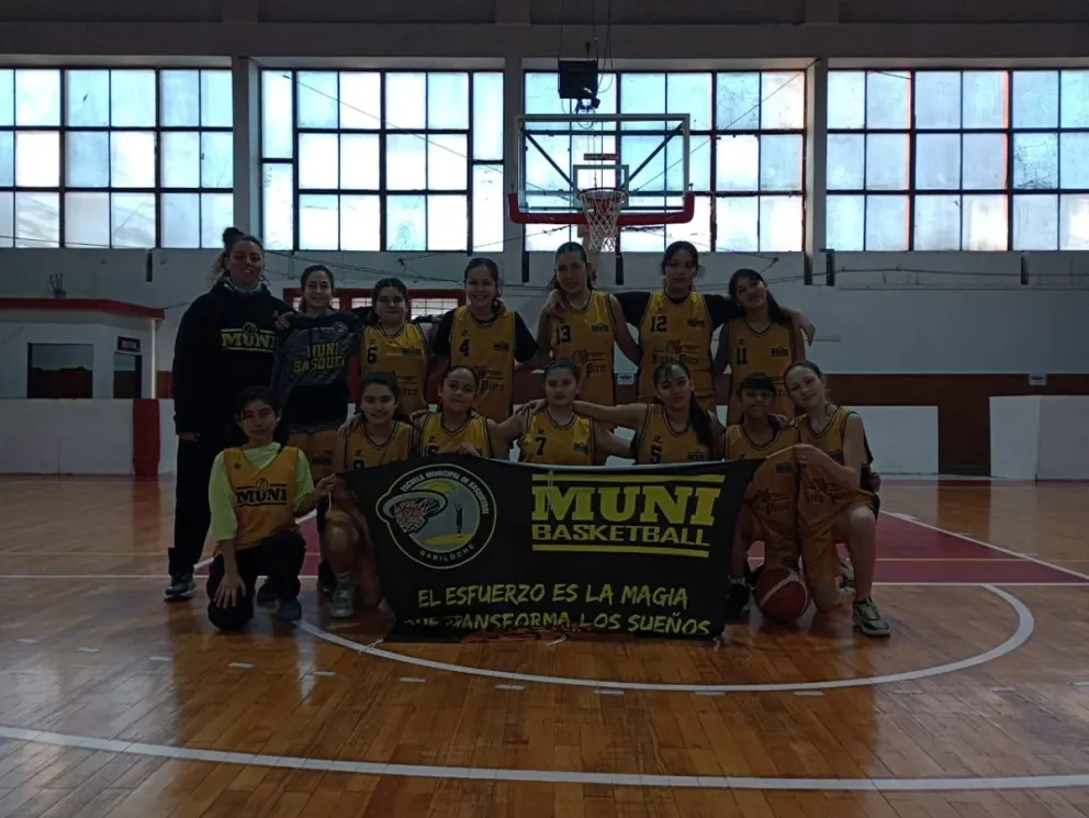 Podio de la Escuela Municipal en el Provincial de Básquet U13