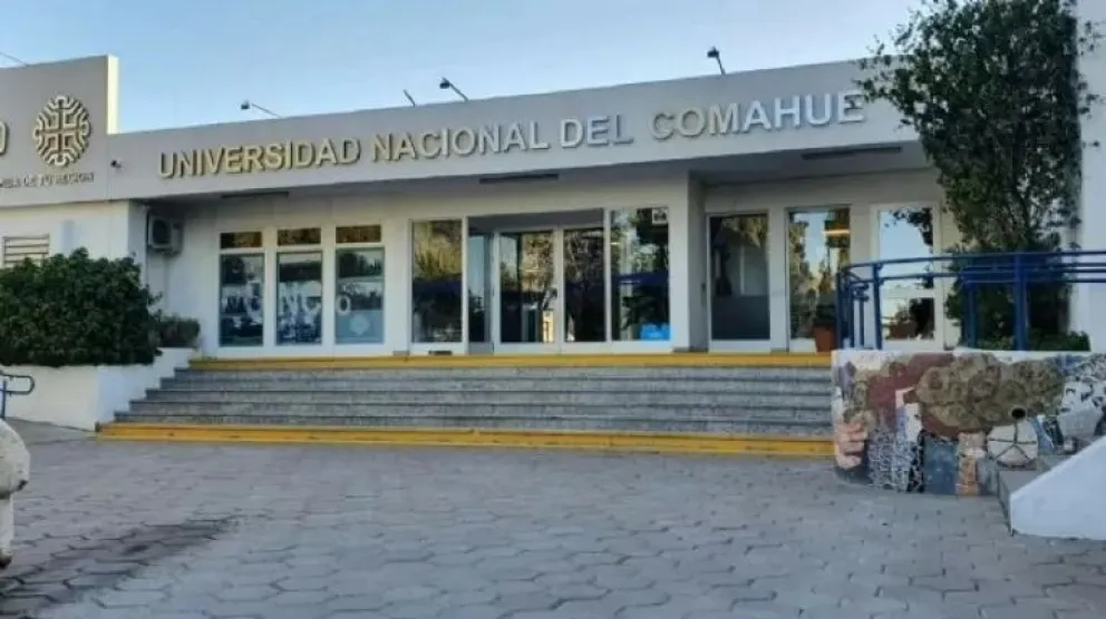 Oferta laboral en la Universidad del Comahue en Cipolletti y Neuquén