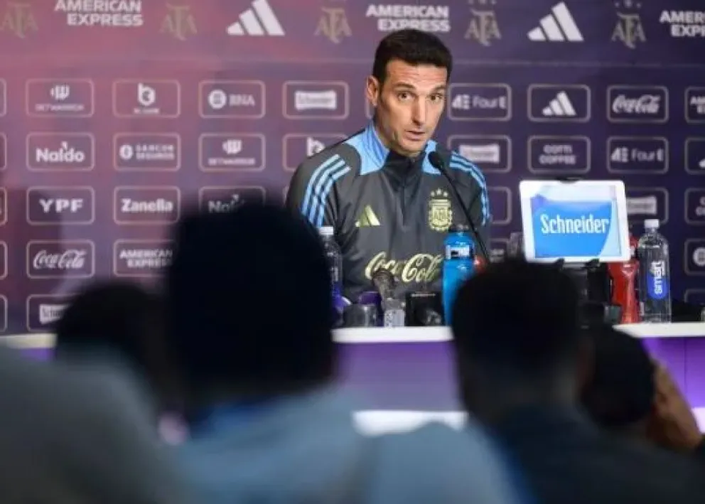 Estos son los 11 de Scaloni para enfrentar a Chile esta noche 