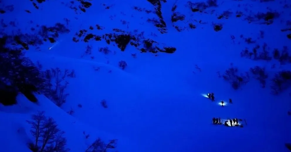 Avalancha en cerro López de Bariloche: afirman que los sobrevivientes daban clases en la montaña de forma "irregular"