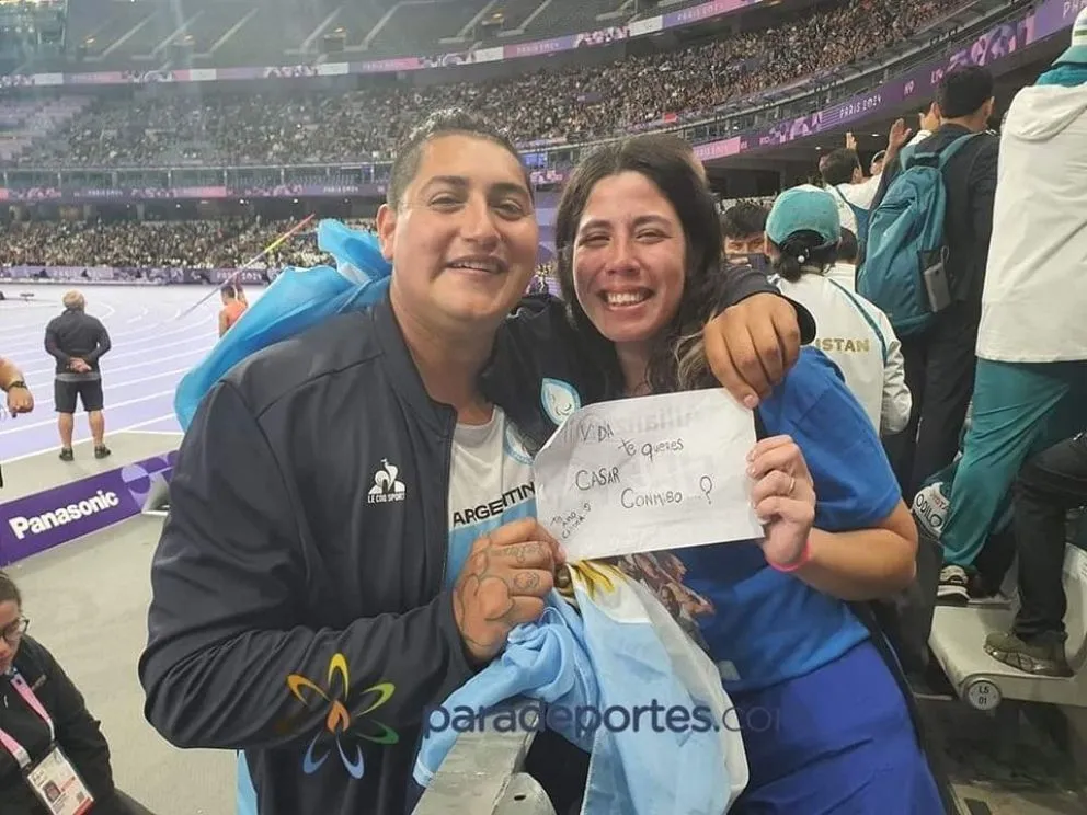 Una historia de amor con final feliz: medalla, propuesta de casamiento y un beso a orillas del Sena