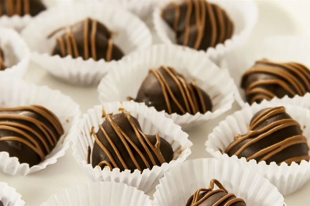 ¡Riquísimos!: aprende a hacer bombones rellenos de licor