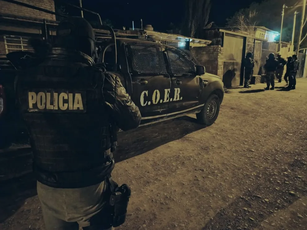 Operativo antinarcóticos en Allen: 7 kilos de cocaína incautados y varios detenidos