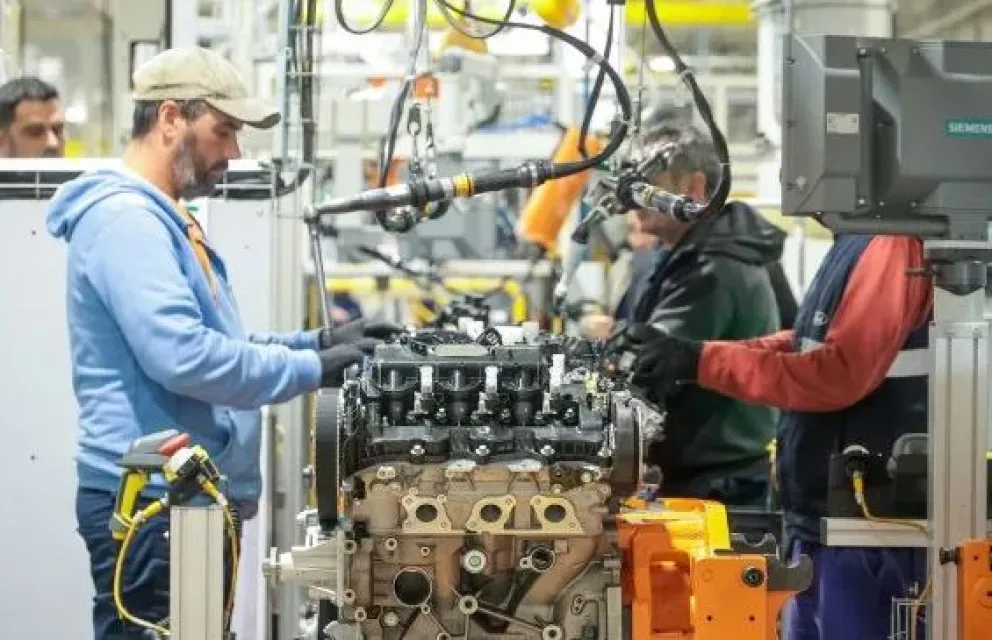 Cayó el empleo formal privado en junio y crecieron los monotributistas